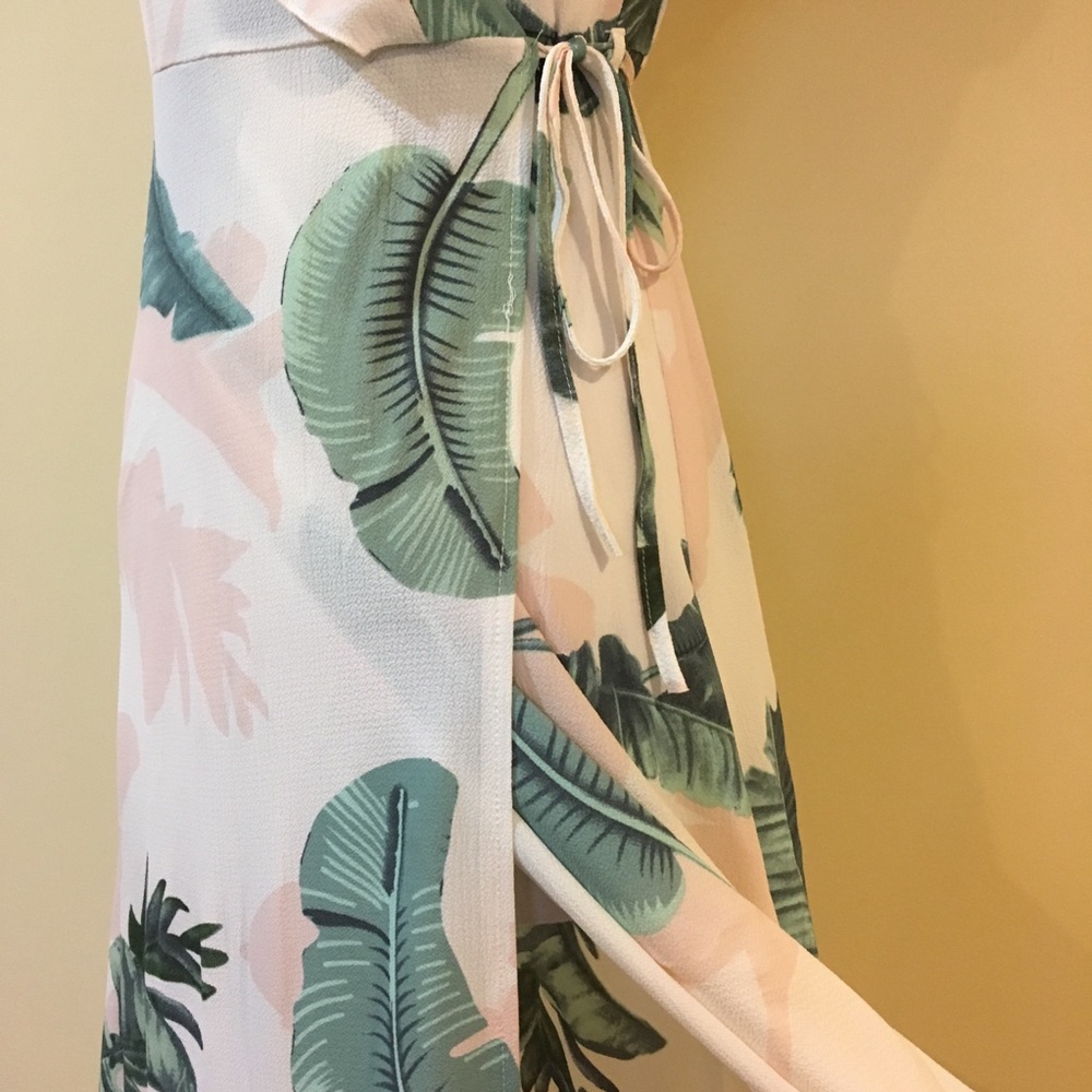 Cold Shoulder Tie Back Floral Dress - Picture 5 of 6